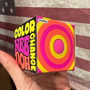 Color Change NeeDoh Stress Toy - Pink & mmm